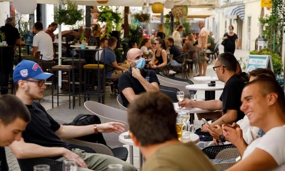 Κορονοϊός - Κροατία: Κλείνουν οι καφετέριες και τα εστιατόρια